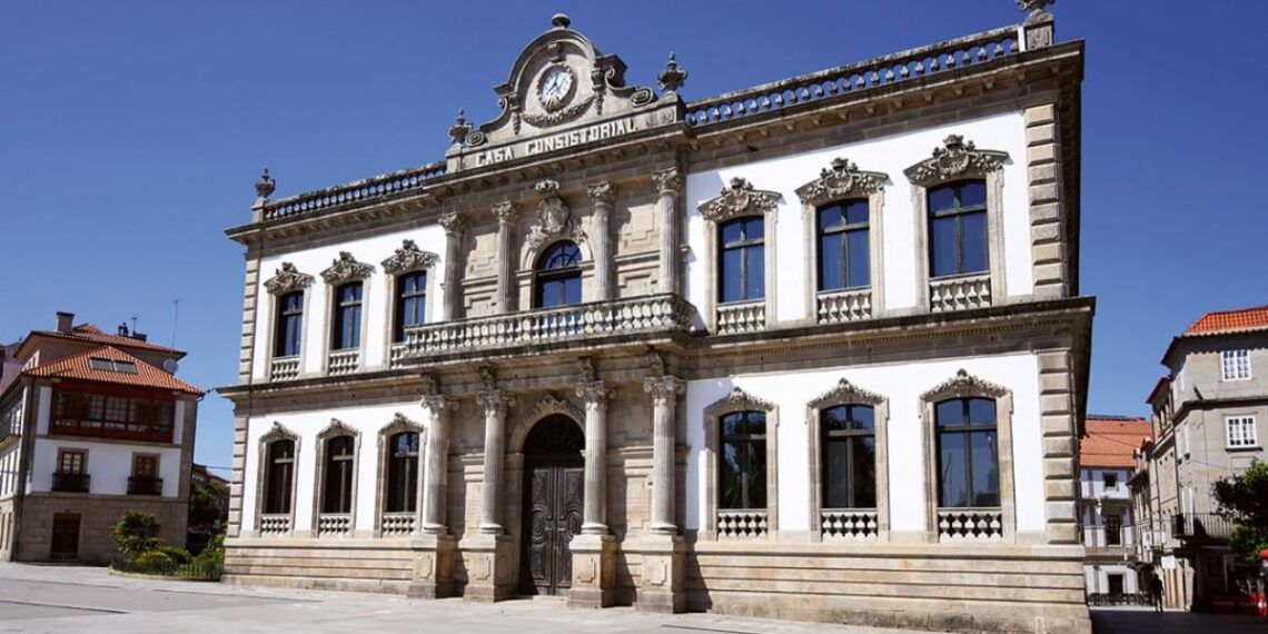 Pontevedra aprueba una oferta de empleo público con preferencia para mujeres en caso de empate