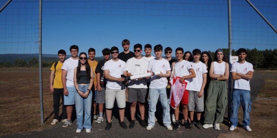 De Galicia a lo más alto, estudiantes de la UVigo competirán con su cohete a nivel nacional