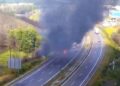 Cortada la A-52 en Galicia por la colisión entre dos camiones que provocó que uno se incendiara