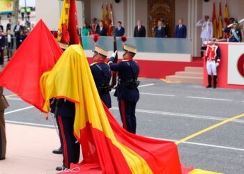 Caballero saca pecho del "éxito" del Día de las Fuerzas Armadas en Vigo, "nunca hubo tanta gente en Samil"