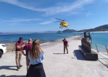 El muelle de Cíes se convierte en pista de aterrizaje para evacuar a una turista italiana