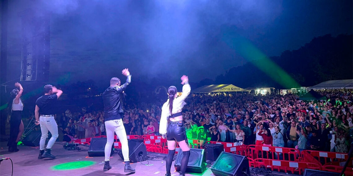 El pazo que se convierte en una "romería de los 80" está de vuelta, así será el festival O Son de Vilanova