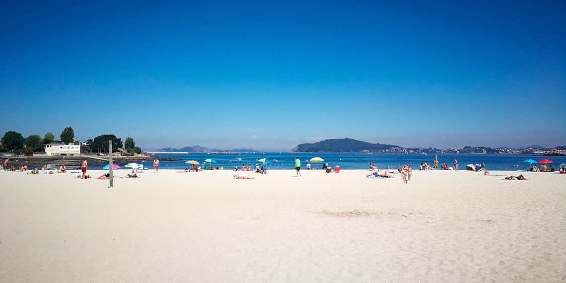 Alarma en Baiona, desaconsejan el baño en la playa de Santa Marta