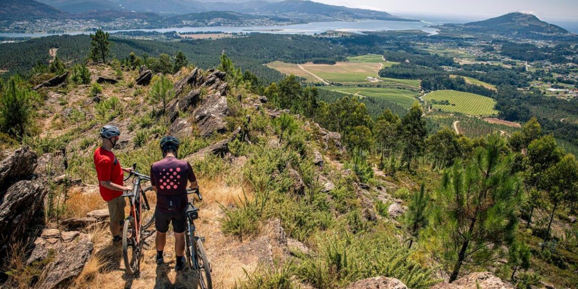 Tui estrena dos impresionantes rutas para descubrir O Baixo Miño con estaciones para reparar bicis
