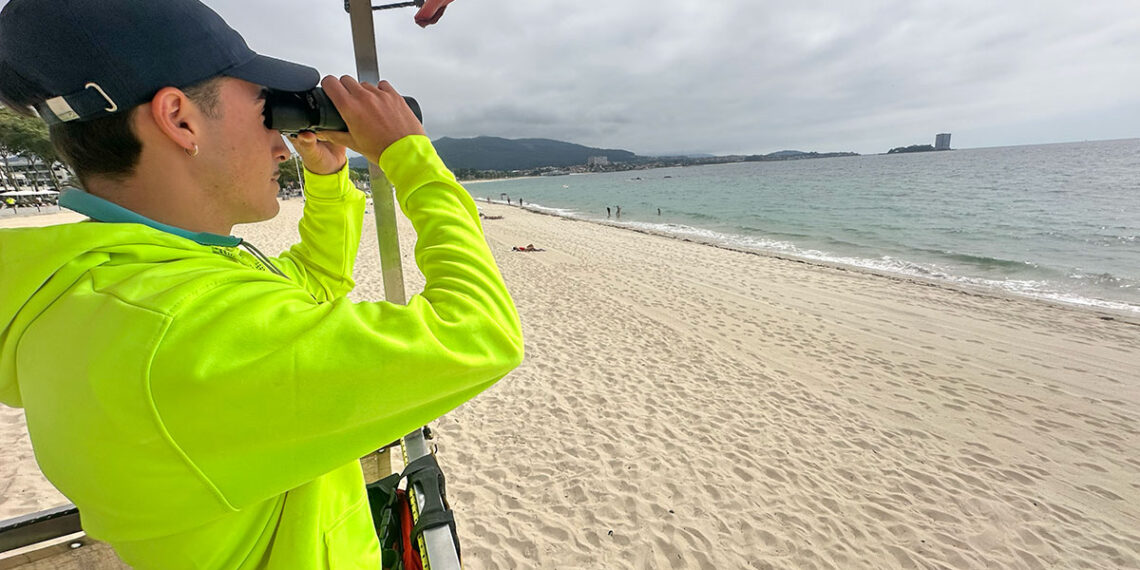 Vigo despliega a sus vigilantes de la playa en un operativo en 13 arenales de la ciudad