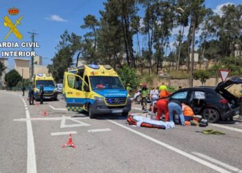 Dos personas muertas y cuatro heridas graves en O Porriño tras un fuerte accidente