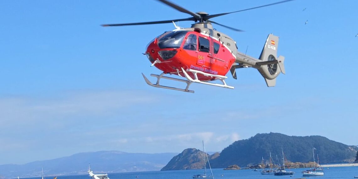 Evacuado en helicóptero un hombre que sufrió una parada cardiorrespiratoria en las Cíes