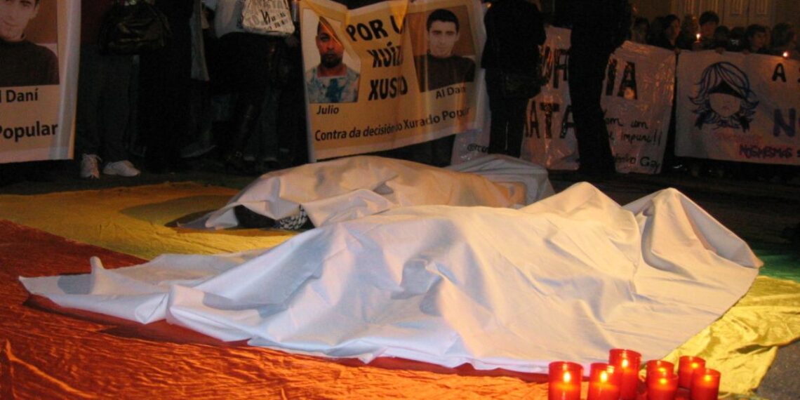 Dos décadas de los asesinatos en Vigo que indignaron al mundo tras la absolución por "pánico gay"