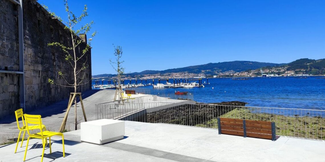La Ría de Vigo estrena un nuevo balcón al mar junto a la bonita playa de Arealonga