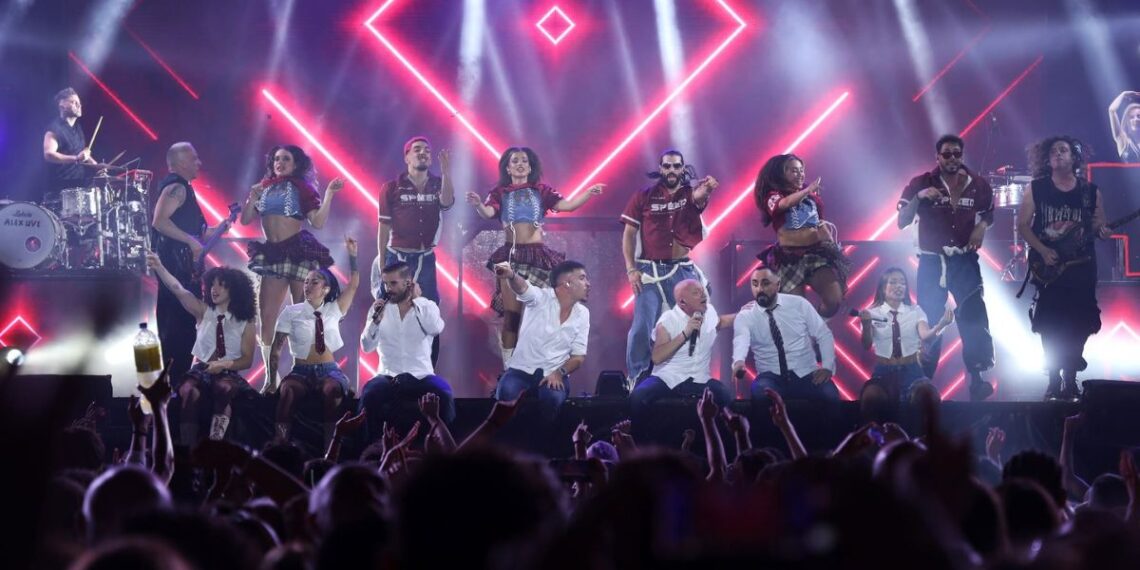 La orquesta Panorama vuelve al área de Vigo, llega con su gran espectáculo a una fiesta de O Porriño