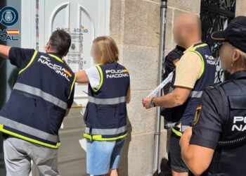 Precintado en Vigo un piso utilizado por un clan para la explotación sexual de varias mujeres