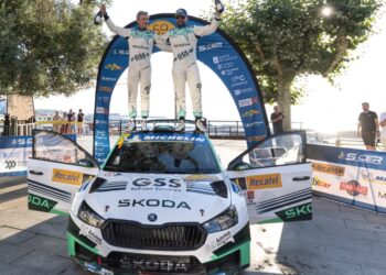 "Cohete" reina en el Rally Rías Baixas tras dos sofocantes jornadas cargadas de emoción