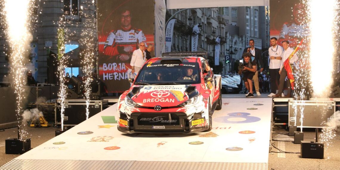 Los motores ya rugen en el centro de Vigo, arranca un emocionante Rally Rías Baixas