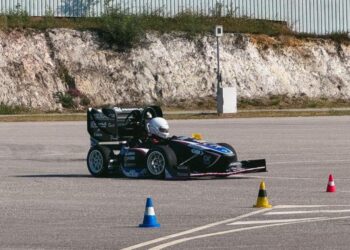 El UM26, el monoplaza de competición de la UVigo, arranca la temporada en Austria