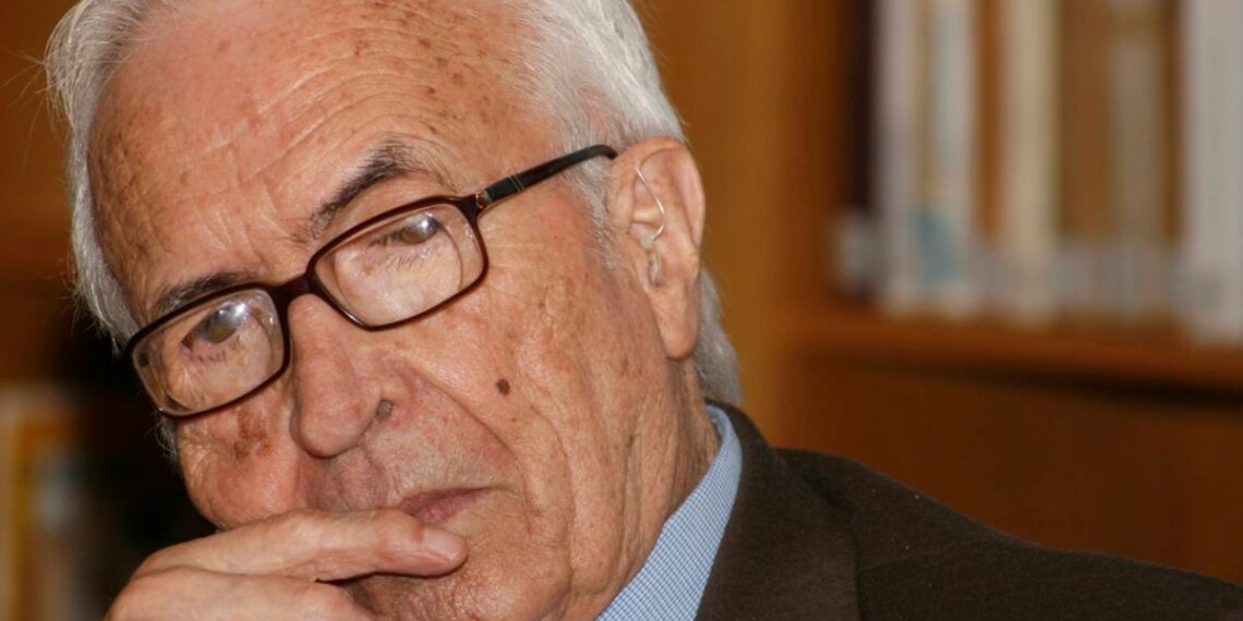 O autor homenaxeado nas Letras Galegas de 2027 será Xosé Neira Vilas