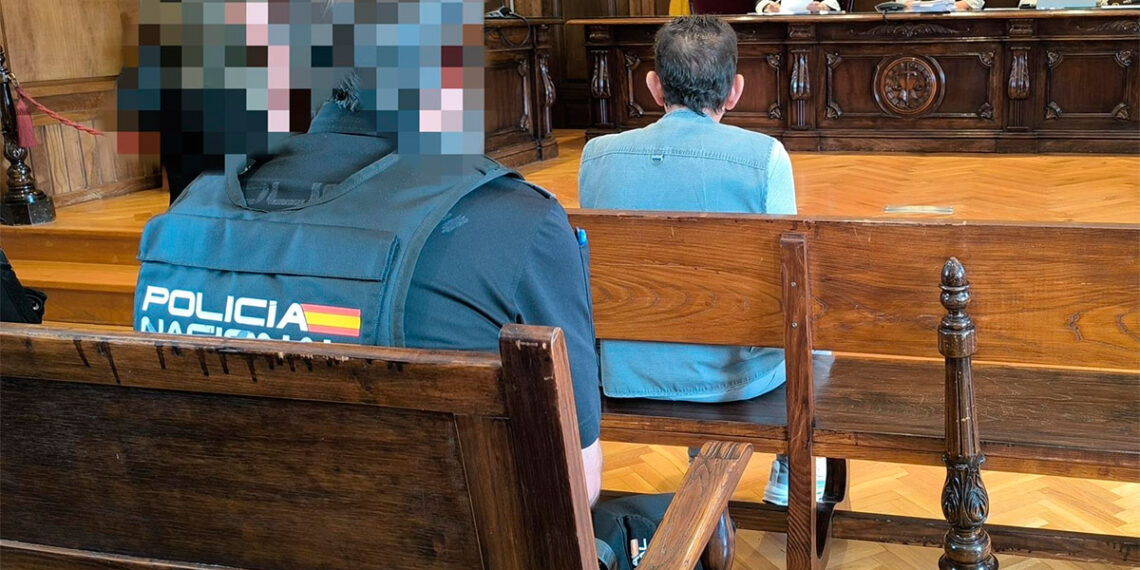 Suben la petición de cárcel para el hombre que intentó matar a su ex en Vigo y él insiste, "no la toqué"
