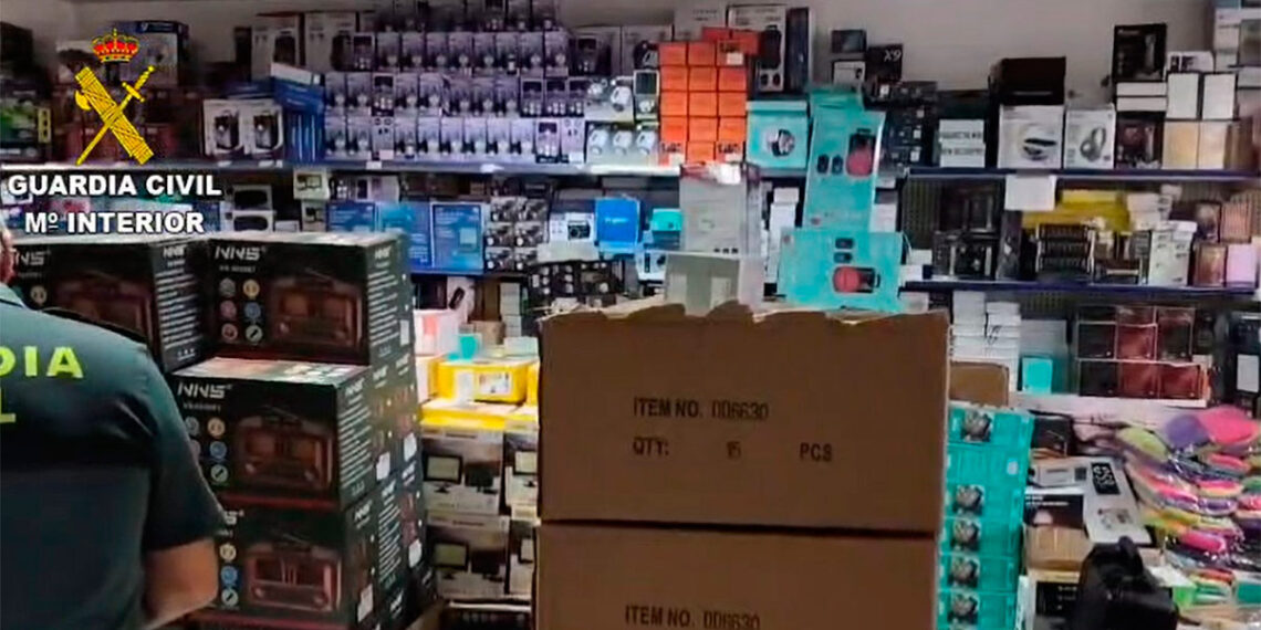Intervienen más de mil artículos de un bazar de Soutomaior por "graves problemas de seguridad"