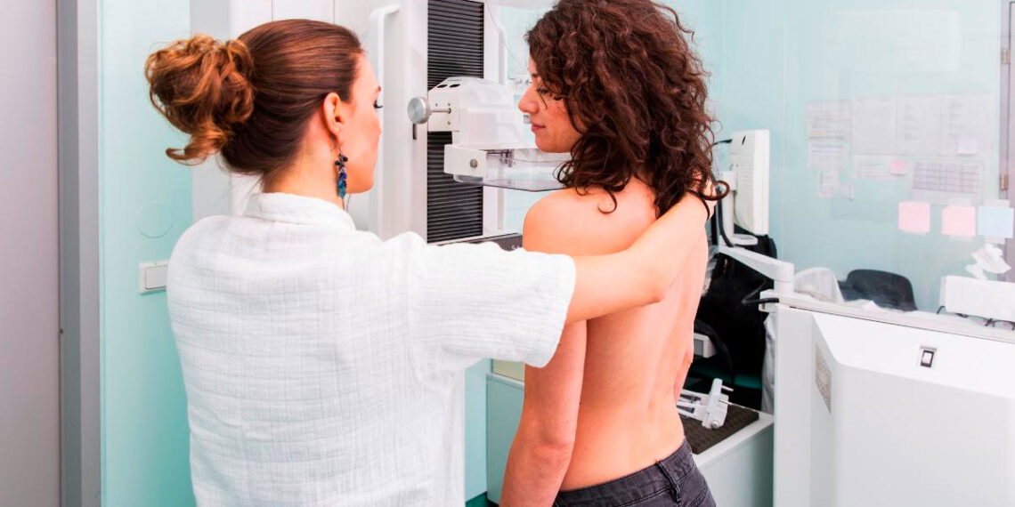 Galicia autoriza comprar tratamientos innovadores para luchar contra el cáncer de mama y el de ovario