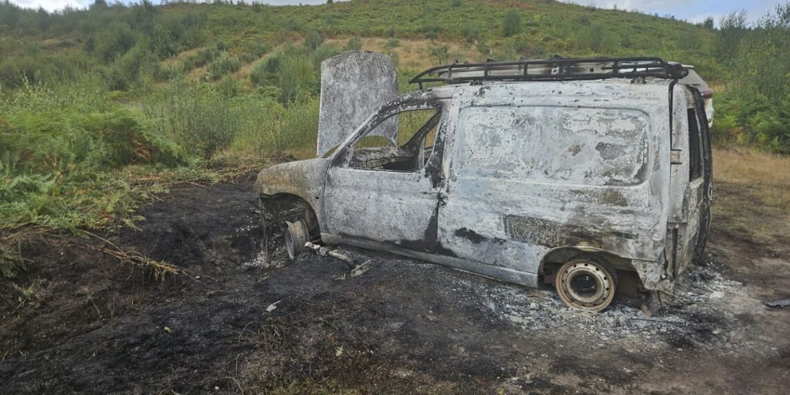 Asaltan instalaciones del Concello de Redondela y roban dos vehículos, que reaparecen calcinados