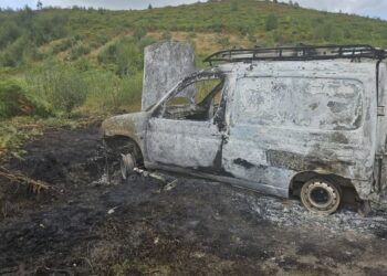 Asaltan instalaciones del Concello de Redondela y roban dos vehículos, que reaparecen calcinados