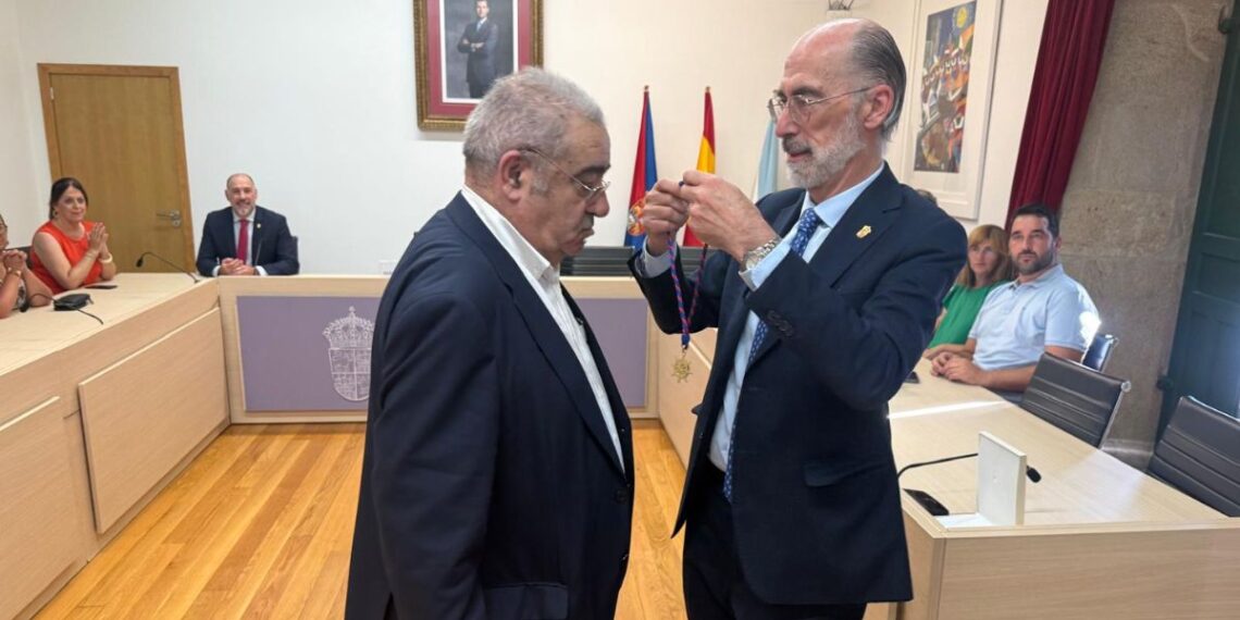 Baiona entrega uno de sus grandes premios a un empresario local por su "huella imborrable"