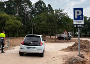 Abre un nuevo aparcamiento gratuito en el área de Vigo, Nigrán estrena un parking en pleno centro
