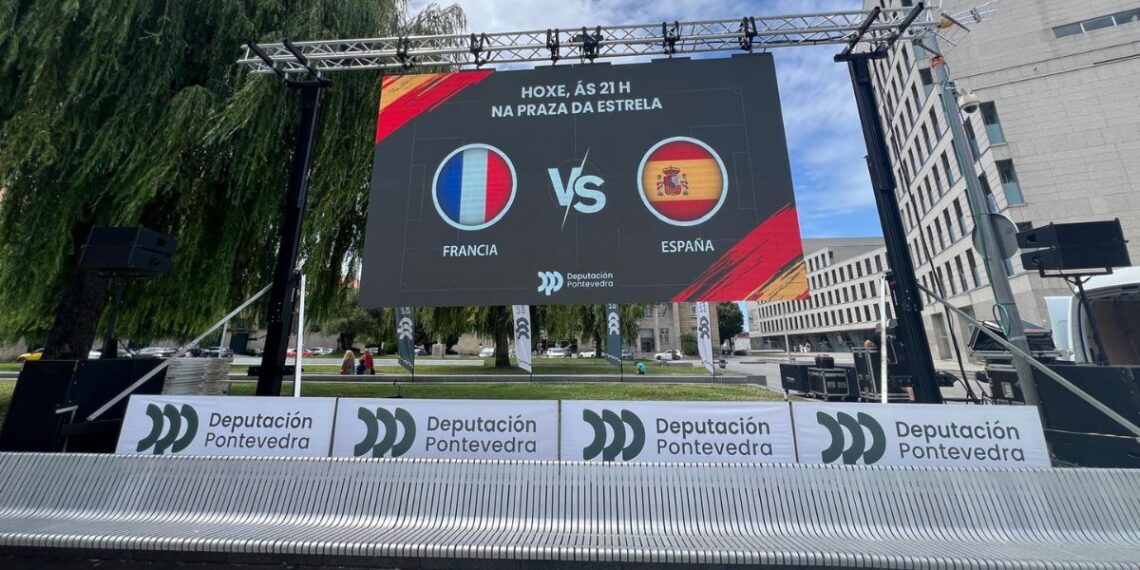 La Diputación instala la pantalla para ver España en el centro de Vigo y presenta "todos los permisos"
