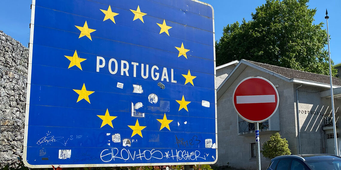 Portugal, en situación de alerta, prohíbe el acceso a zonas forestales y advierte a los turistas