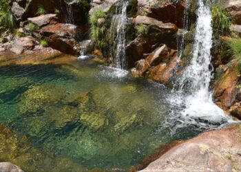 Impresionantes piscinas naturales a un paso de Vigo para refrescarse en aguas cristalinas