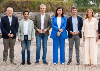 Rueda pide gobernar en las ciudades gallegas y agradece a Luisa Sánchez el "reto" en Vigo