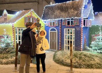 Caballero anuncia 610.000€ para grandes sets de la Navidad en Vigo que "causa admiración en Europa"