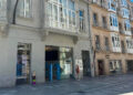 Entre las verjas y las tiendas abiertas, así vive la milla de oro de Vigo el domingo de compras